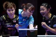 日本は平野、早田、張本（写真左から）のオーダーを選択。香港を下して決勝進出なるか。(C)WTT