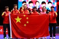 世界卓球で６連覇を達成した中国女子代表だが、馬琳監督（左から３人目）にはいまだ厳しい声が。(C)WTT