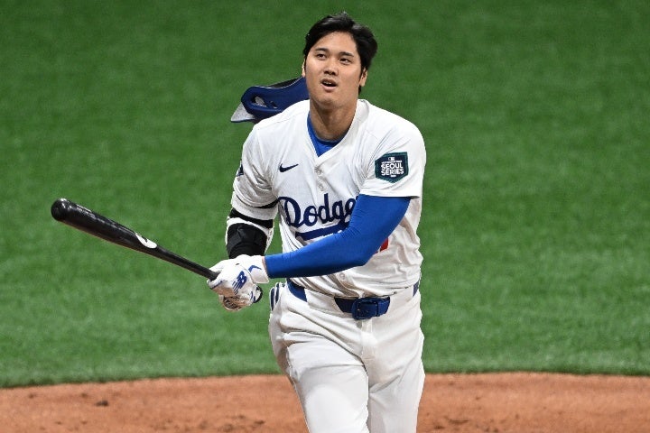 大谷は韓国キウムとのOP戦で２打席連続三振。豪快スイングにヘルメットが吹っ飛んだ。(C) Getty Images