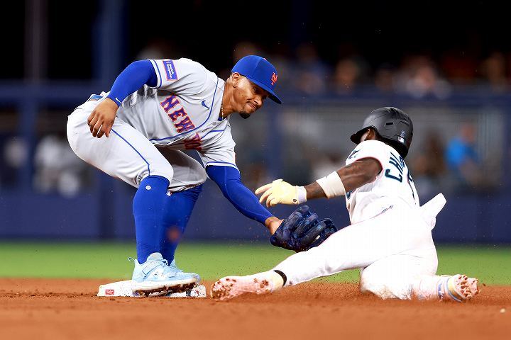 名手リンドーアが二塁盗塁の場面で走塁妨害をとられセーフに。タイミングは完全にタッチアウトだったが…（写真は2023年のマーリンズ戦）。(C) Getty Images