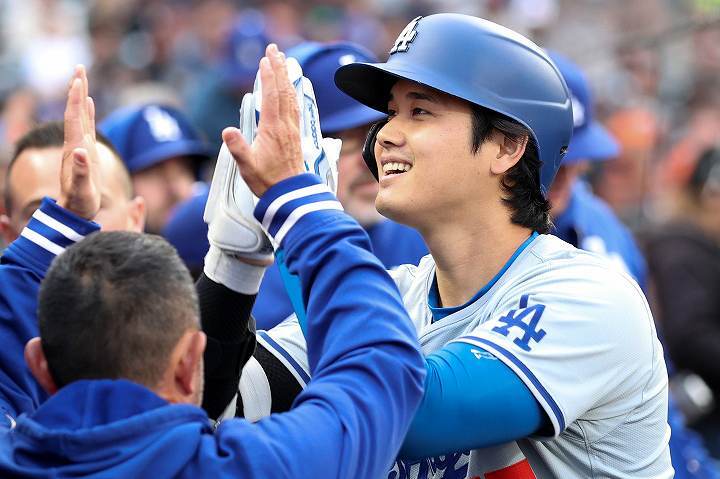 特大の今季12号を放った大谷。(C) Getty Images