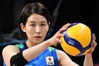 日本女子の主将を務める古賀紗理那。笑顔と声出しを欠かさない。(C) Getty Images