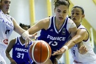 グラマーレさんはかつてフランスのU16、U18のフランス代表としてプレー。昨年末から幼少期からファンだったセルティックスのデータ・アナリストを務めている。(C)FIBA