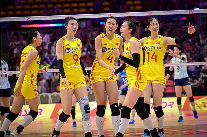 日本に０-３のストレート負けを喫した中国。控えメンバー中心のチーム構成だった。(C) Volleyball World