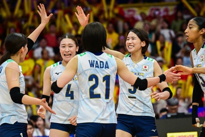 日本は決勝でイタリアに惜敗も大会初の表彰台に立った。(C) Volleyball World