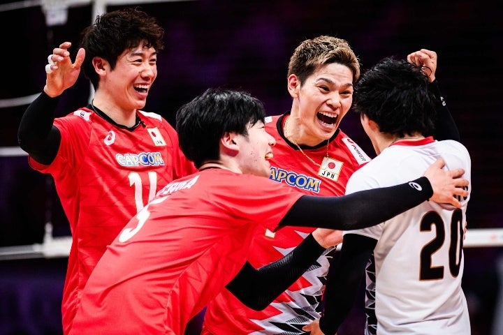 思わぬトラブルにも負けず、日本はカナダを退け４強入りを果たした。(C)Volleyball World