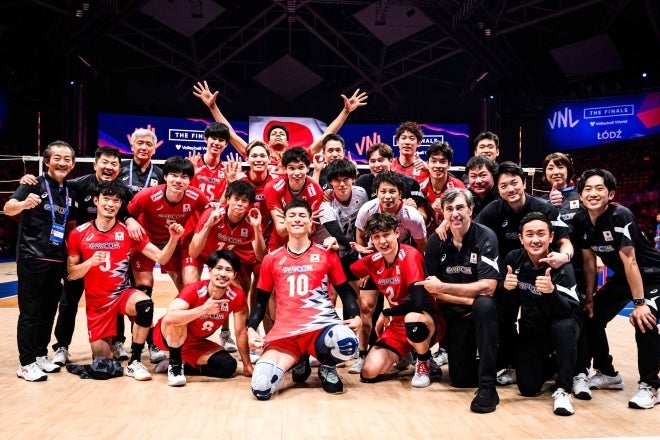 日本男子代表はカナダを撃破してVNLベスト４進出。女子に続いてメダル奪取なるか。(C)Volleyball World