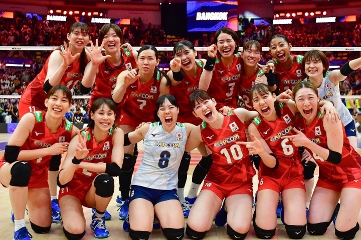 女子バレーボール日本代表。(C)Volleyball World