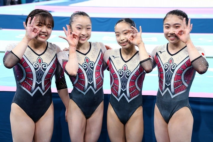 エースを欠きながらも善戦している女子体操の４人。写真：西村尚己/アフロスポーツ
