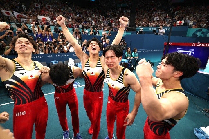 日本は誰ひとり諦めず、劇的な形で２大会ぶりに団体戦金メダルを掴んだ。(C)Getty Images