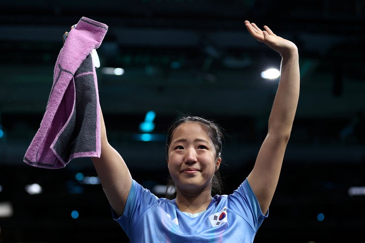 平野美宇に勝利し、嬉し涙を流すシン・ユビン。(C) Getty Images