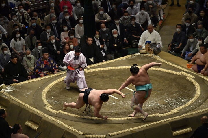 大相撲の“溜席”で観戦している芸能人が度々中継に映り込み話題になている。（写真はイメージです）。(C)Getty Images