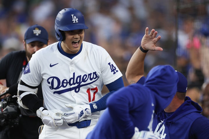 ２回に同点３ランを放った大谷。ポストシーズンデビュー戦でいきなり大仕事をやってのけた。(C)Getty Images