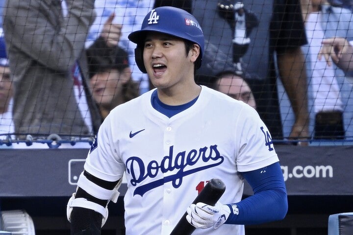 地区シリーズ第２戦のコーデもお洒落に決めた大谷。(C) Getty Images