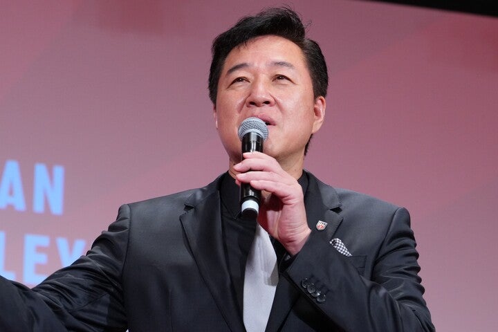 貴重な私服姿も公開した川合会長。写真：田中研治（THE DIGEST写真部）