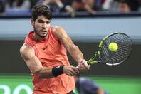 武士道精神を持って気持ち良くプレーしよう。写真は2023年度のATPアワードでスポーツマンシップ賞を受賞したアルカラス。（C）Getty Images