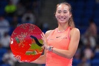 中国の22歳ジェン・チンウェンがケニンをストレートで下して東レPPOを制覇し、ツアー通算４勝目を飾った。写真：田中研治（THE DIGEST写真部）