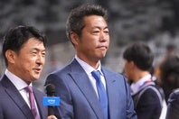 上原氏（中央）はプレミア12の決勝前に起きた“予告先発変更“に疑問を呈した。写真：田中研治（THE DIGEST写真部）