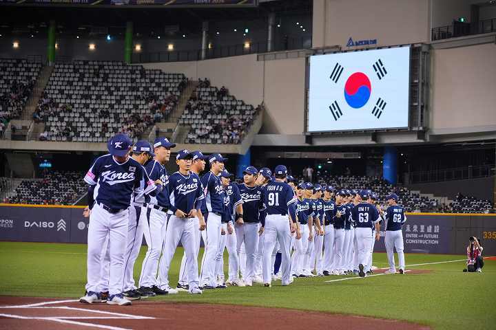 プレミア12では台湾、日本に敗れた韓国代表。国内リーグが盛況の一方で代表チームに元気がないようだ。写真：田中研治（THE DIGEST写真部）