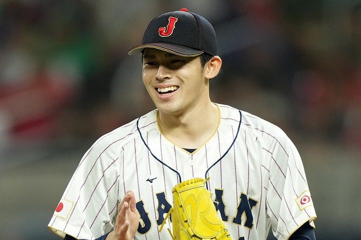 MLBの球団と面談した佐々木。(C) Getty Images