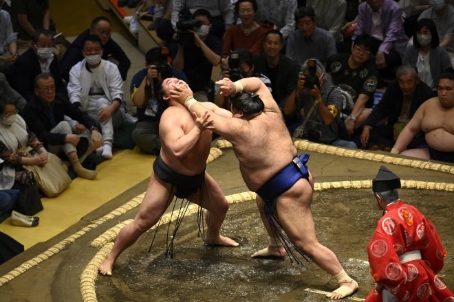 今日はどんな有名人が…大相撲中継ではついつい観客席に目を奪われてしまう（写真はイメージです）。(C)Getty Images