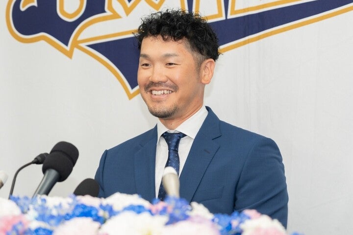 オリックスひと筋19年、10年にはホームラン王も獲得。球団のヒーロー、Ｔー岡田が戻ってくる。　写真⚫︎野口航志