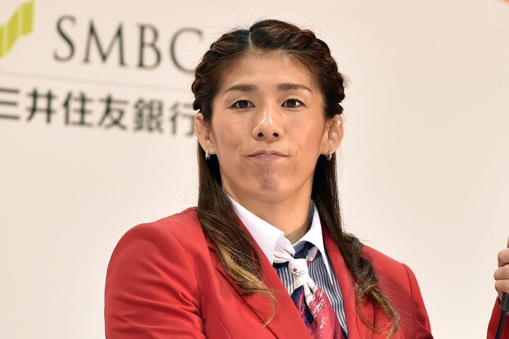 姪っ子とバレーボールSVリーグを現地で観戦したことを報告した吉田。バレー界最強夫婦とのツーショットが話題だ。(C) Getty Images