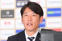 オランダ戦のメンバーを発表した井端監督。写真：金子拓弥（THE DIGEST写真部）