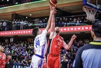 勝利した日本はカークが24得点、17リバウンドの活躍を見せた。(C)FIBA