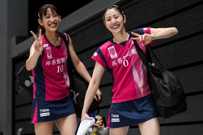 ２か月ぶりに松山（左）とのシダマツペアを復活させた志田（右）。再春館製薬所のS/Jリーグ優勝に貢献した。(C)Getty Images