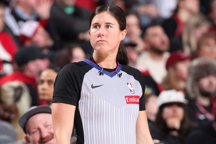 ジェロームから苦言を呈された女性審判のナタリー。(C)Getty Images