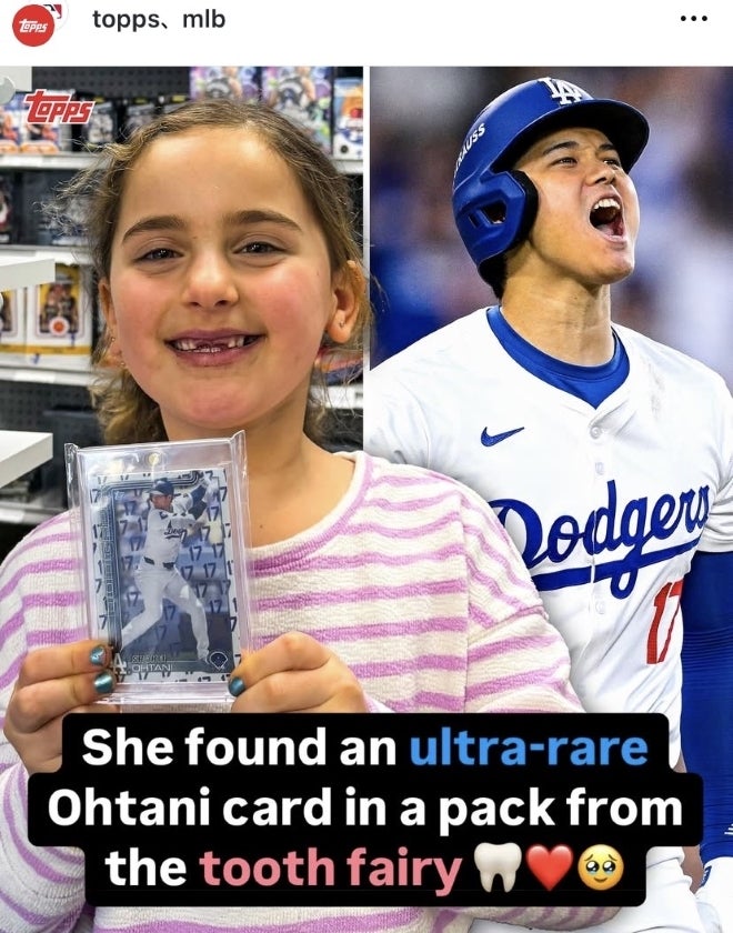 大谷のカードを手にニッコリ微笑む少女（画像はToppsの公式インスタグラムより|@topps）