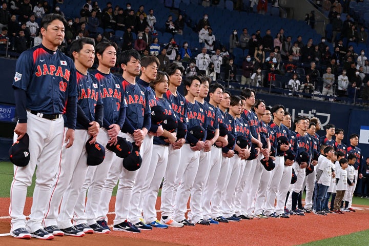 選手からも愛される能見コーチ（左から５番目）。(C)Getty Images