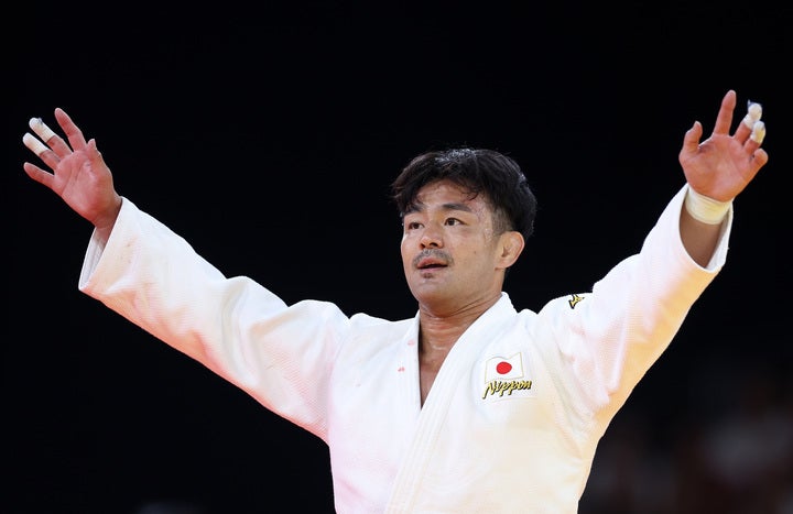 パリ五輪の柔道男子73キロ級で銅メダルを獲得した橋本。先輩らとの食事会の様子を公開した。(C)Getty Images