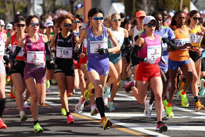 加世田梨花や佐藤早也伽などが参加した名古屋ウィメンズマラソン。ペースメーカーによる前代未聞のミスが起きた。写真：森田直樹/アフロスポーツ