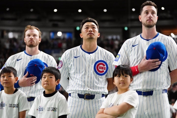 阪神とのOP戦に敗れたカブスだったが、鈴木（中央）は充実感をにじませた。(C)Getty Images