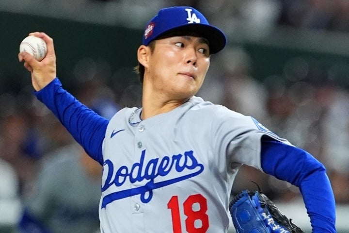 MLB史上初となる開幕戦の日本人投手同士の投げ合いは、ドジャースの山本に軍配が上がった。(C)Getty Images