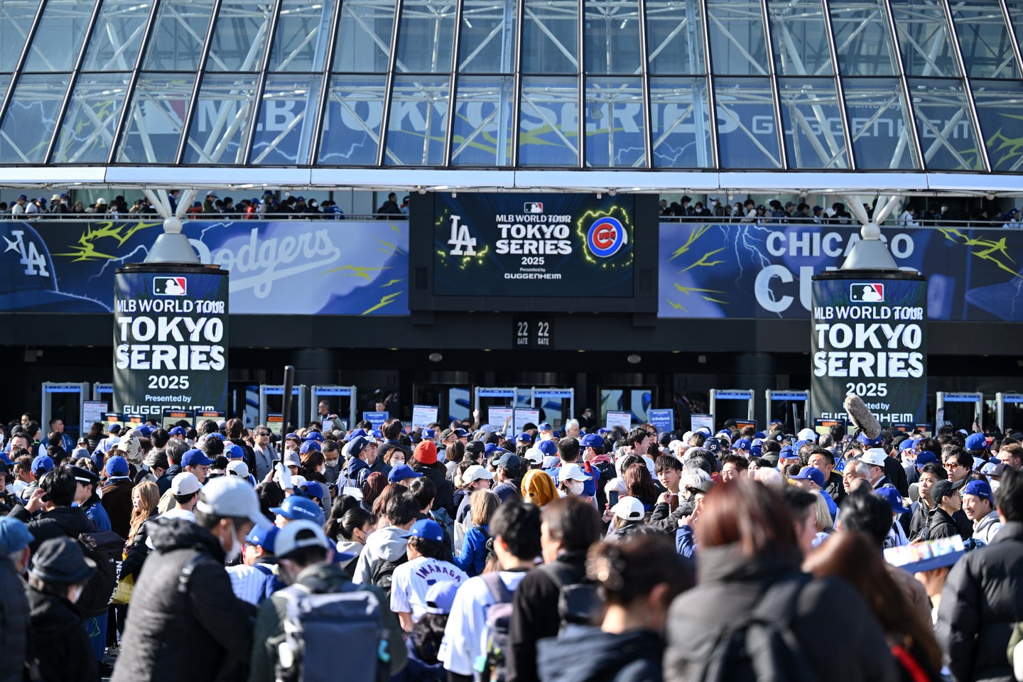 MLB開幕シリーズでは連日、４万人を超える観客を動員。中継では数々の著名人も映し出された。(C)Getty Images