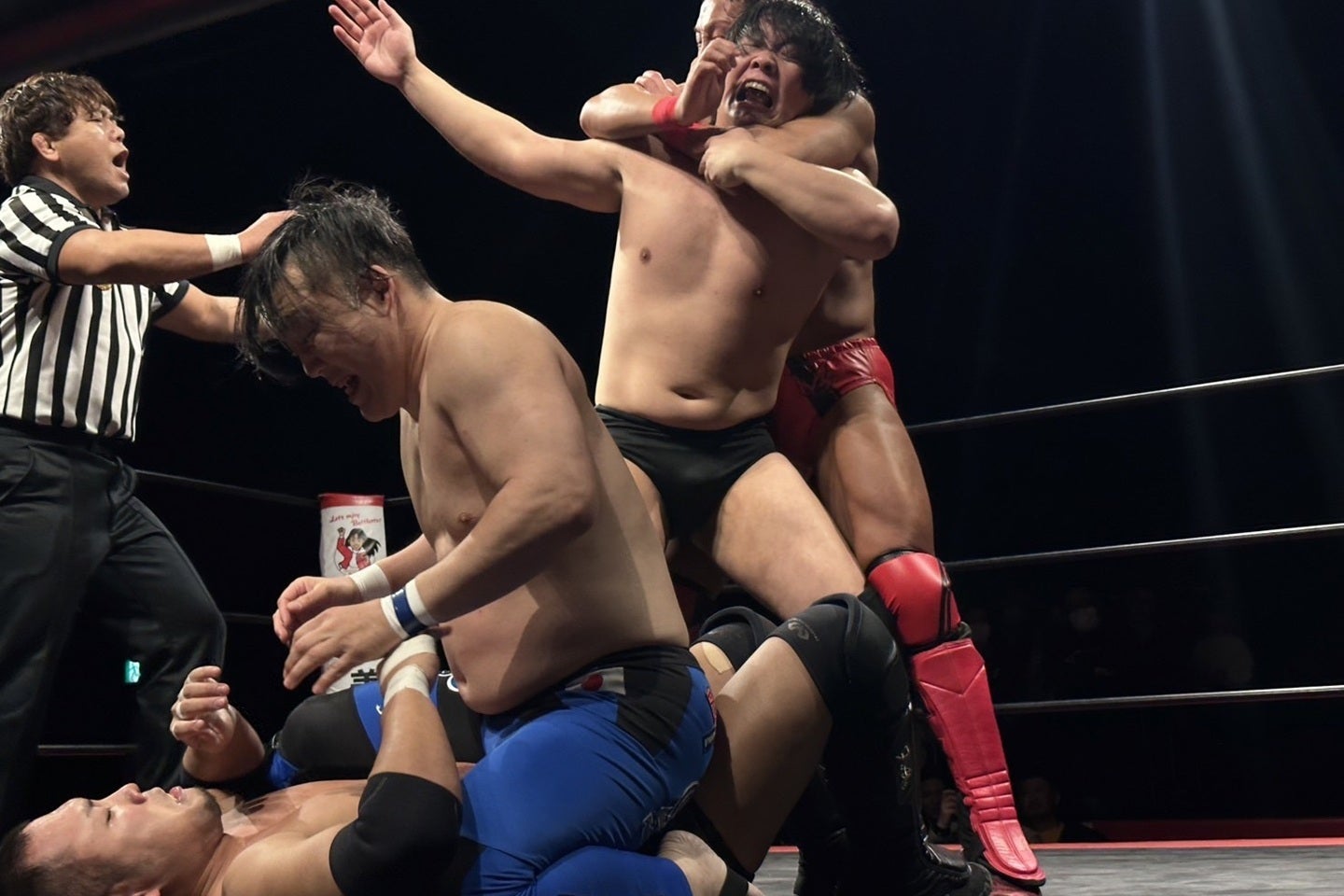 一昨年からスタートした『格闘探偵団』。４月８日に新木場1stRING大会が行なわれた。写真：橋本宗洋