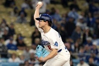 マーリンズに大勝したドジャース。９回は野手のK.ヘルナンデスを登板させる余裕をみせた。(C) Getty Images