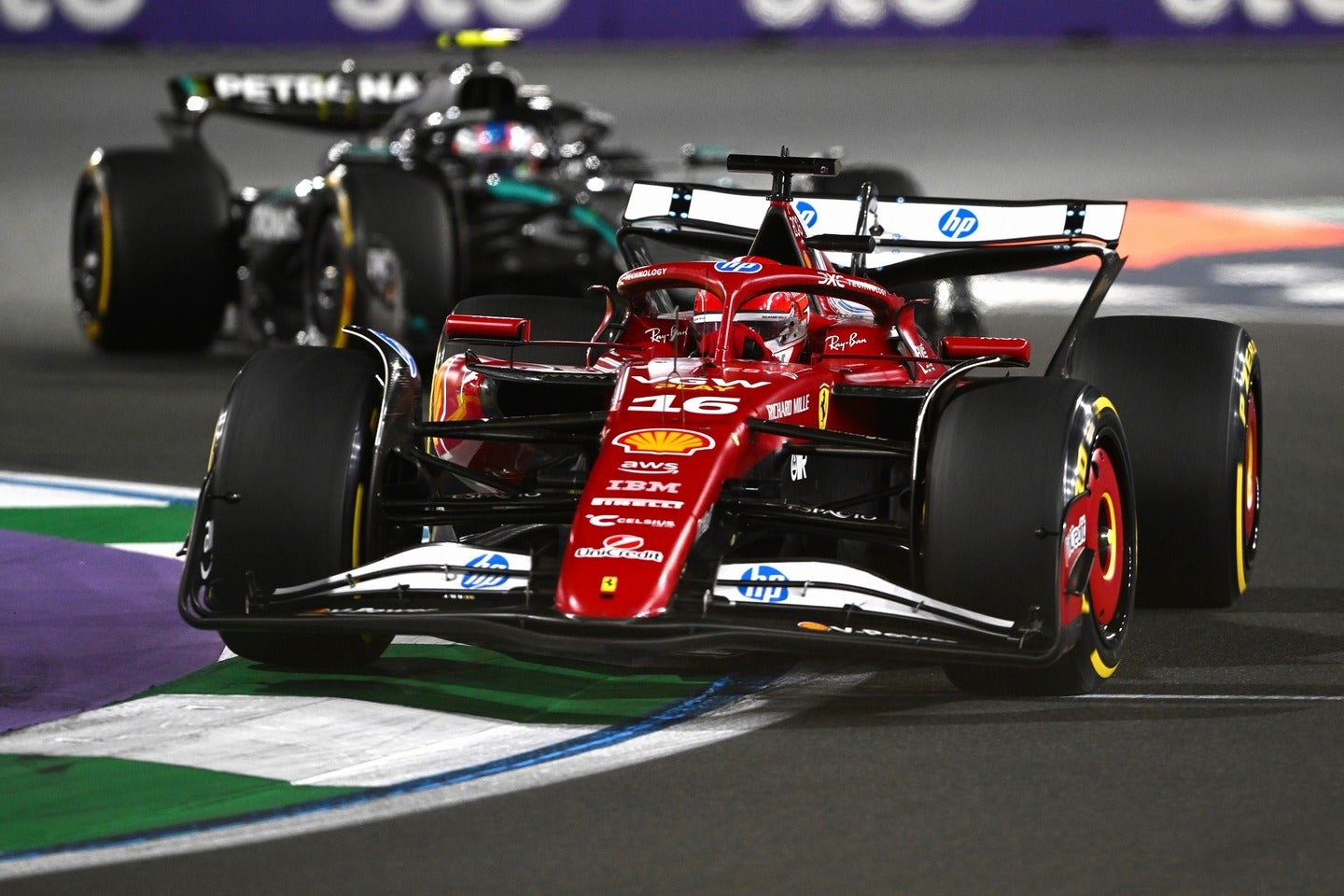 マイアミGPは大胆にカラーチェンジしたフェラーリ。(C) Getty Images
