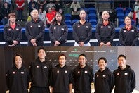 障がいを持った若者を支援するNPO法人T&Eが、日本テニス協会の男子ナショナルチーム（写真下）に続いて女子チーム（上）もストリング面でサポートすることが決まった。写真：THE DIGEST写真部
