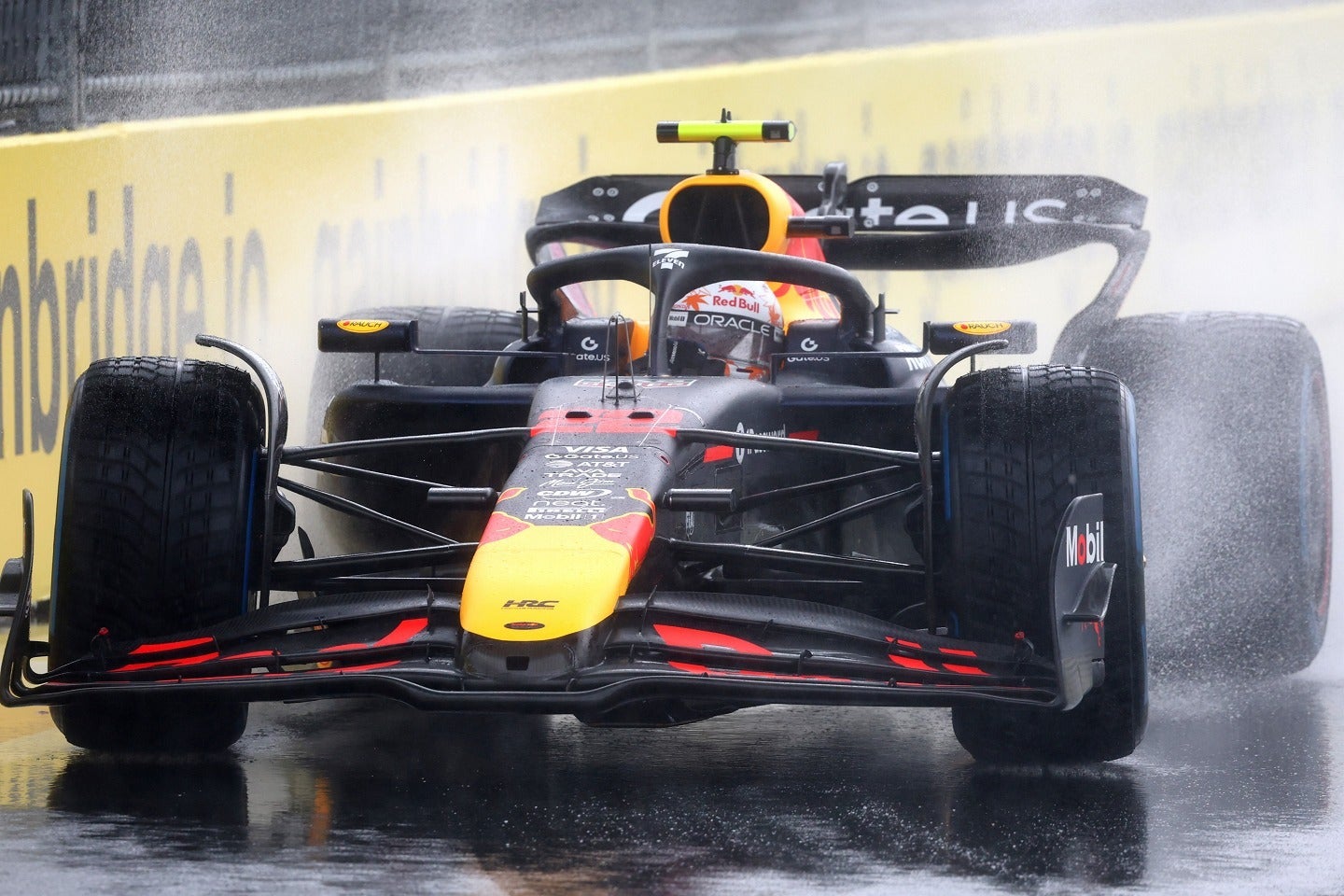 6位にポジションを上げた角田。(C) Getty Images