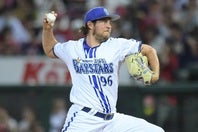 日本球界で初の完封を成し遂げたバウアー投手。写真：鈴木颯太朗