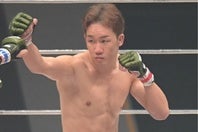 朝倉が東京Dでの復帰戦で勝利を飾った。写真：鈴木颯太朗