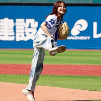 ５月３日のＤｅＮＡ対巨人戦で始球式を務めた相川七瀬さん。写真提供：ハイセンス