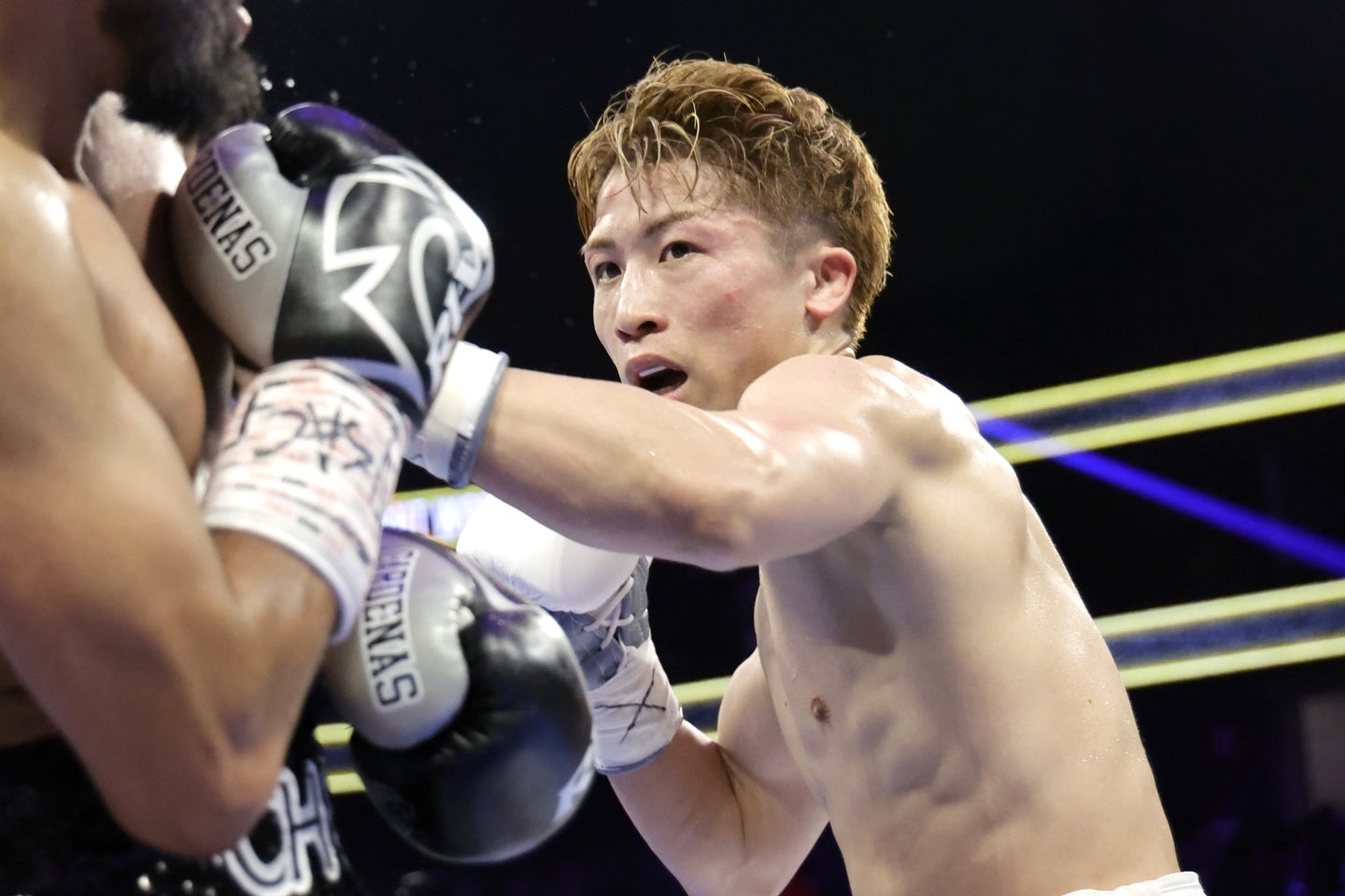 ８回TKOで挑戦者カルデナスを倒した井上尚弥が４度目の防衛に成功した。(C)Getty Images