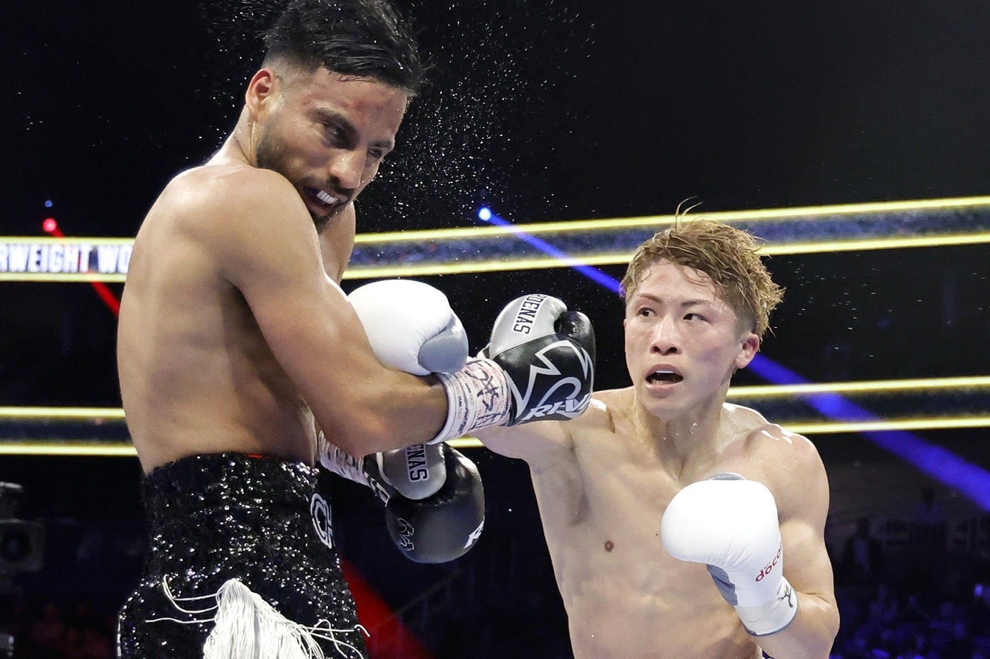 井上はダウンを喫するなど苦戦を強いられたが、８回にTKO勝利を収めた。(C) Getty Images