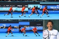 フィスはバック側に激しく走らされても、重心を低く落としているためしっかり返球できる（５コマ目）。打球後はすぐに戻る体勢ができており（７）、足腰の強さがうかがえる。右下は石井弥起プロ。写真：THE DIGEST写真部