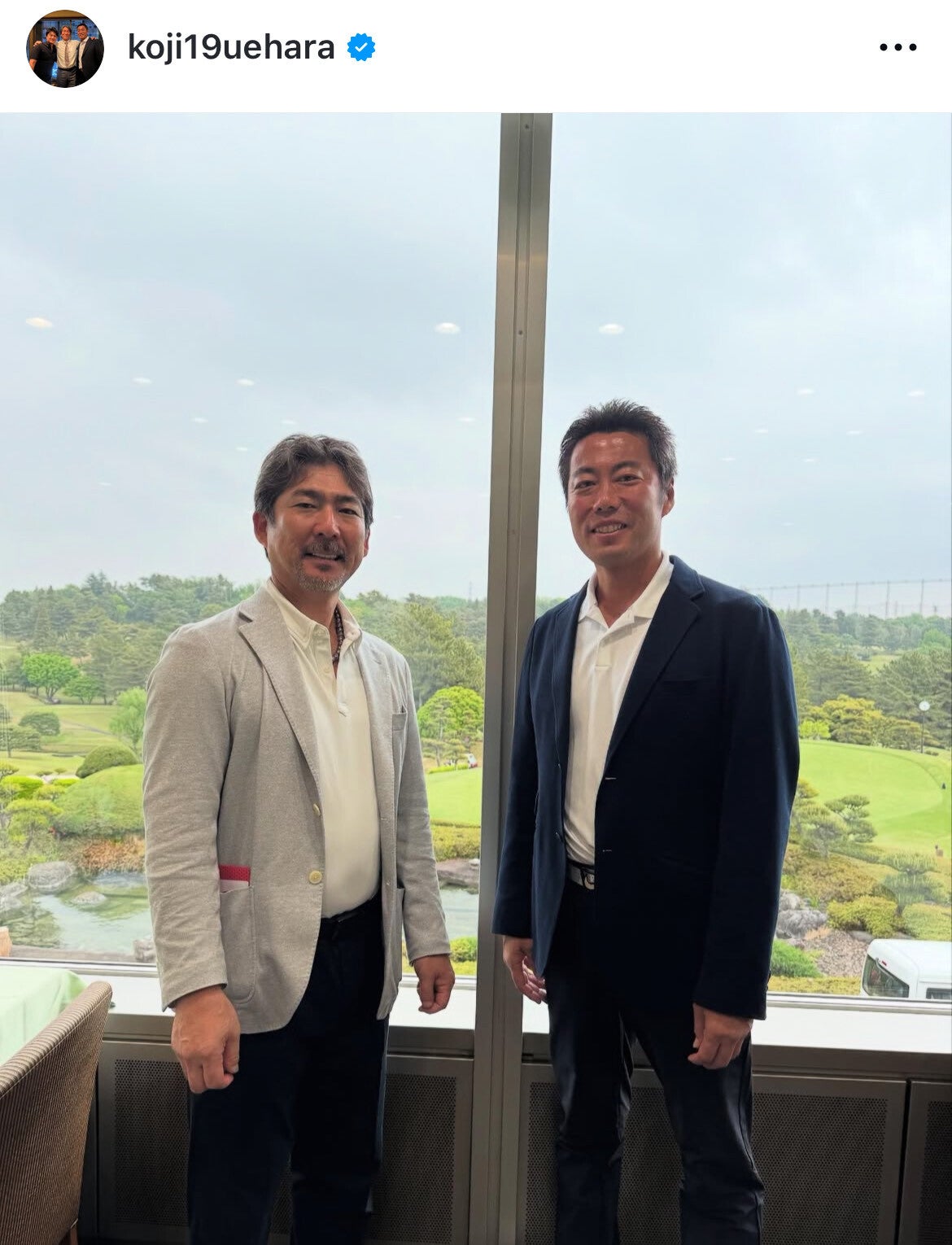 上原浩治氏（右）が元チームメイトの小笠原道大氏（左）との２S写真を公開。写真：上原氏のインスタグラム。（＠koji19uehara）